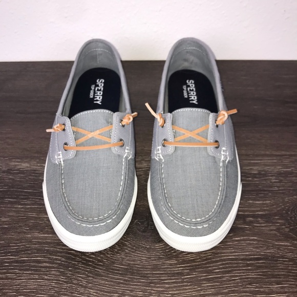 boat shoes size 10
